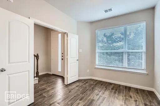 Listing photo thumbnail