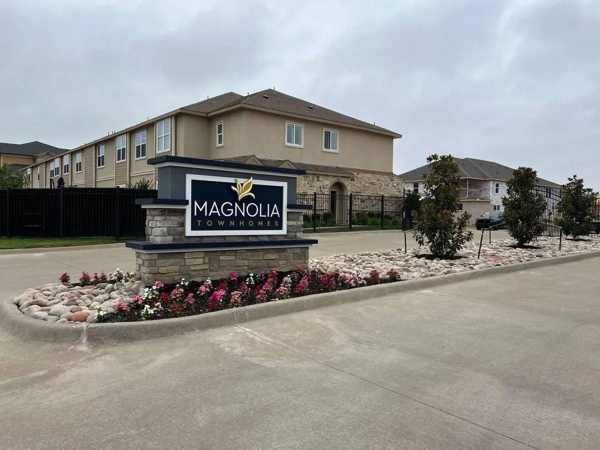 Magnolia townhomes entrance