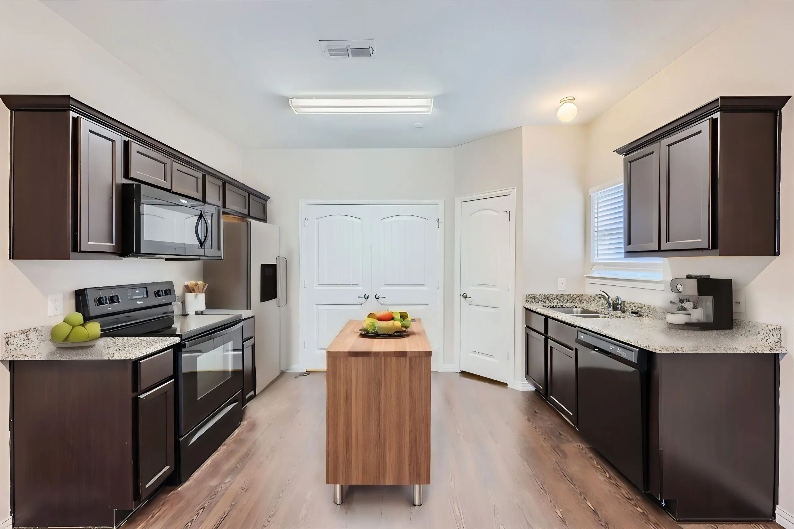 An kitchen photo of a Lewisville Townhome for rent