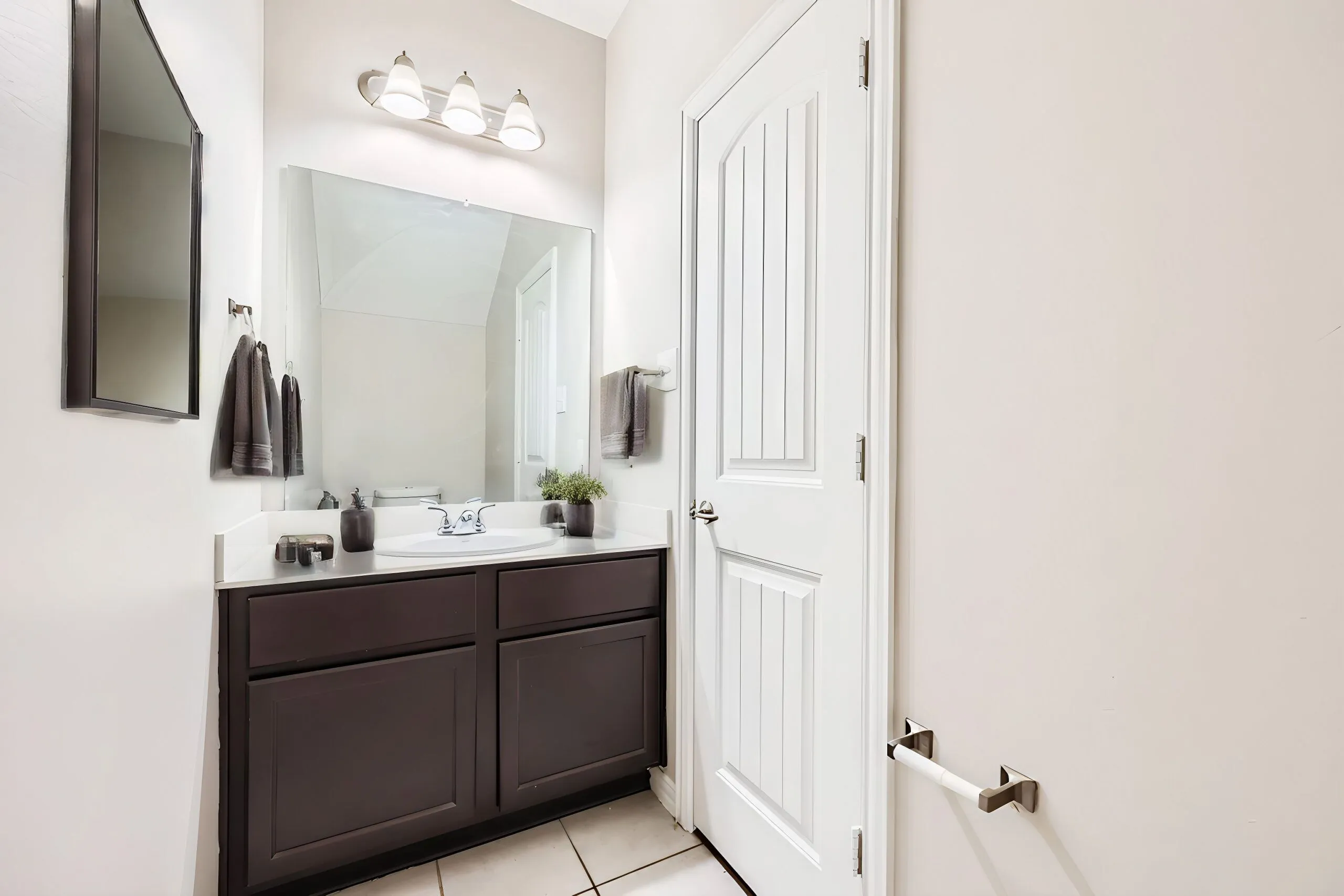 An interior photo of a Lewisville Townhome for rent